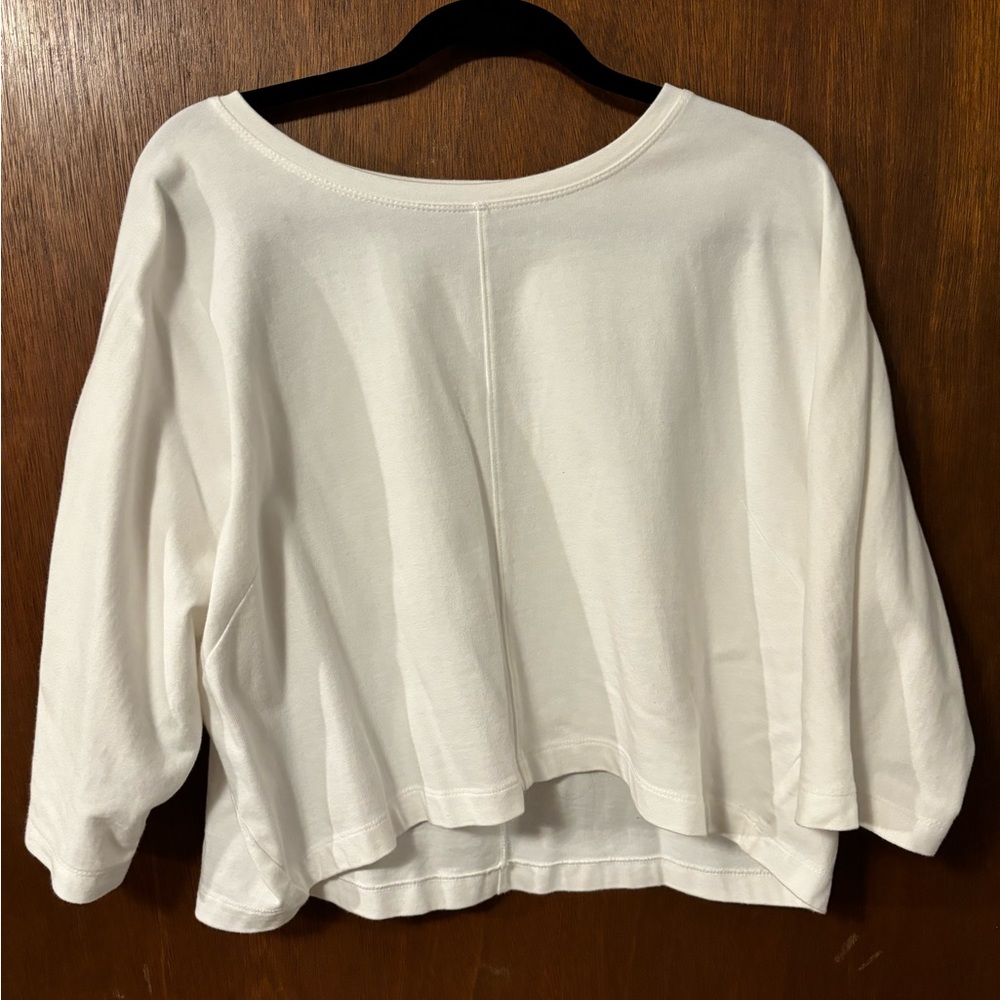 Mid Length White Top - Picture 3 of 4